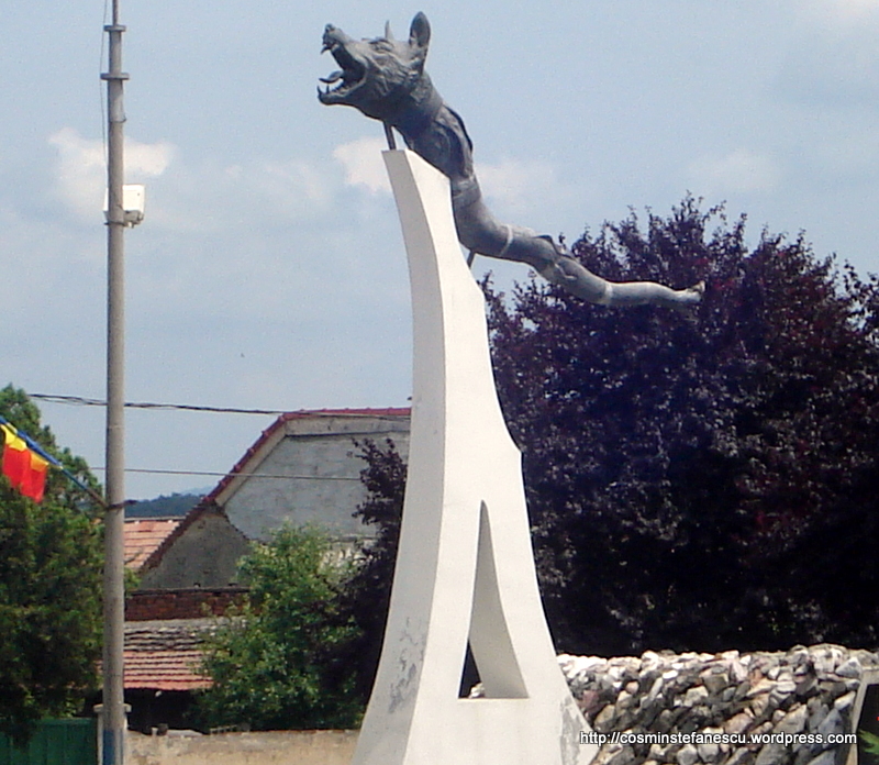 Steagul dacic din Orăştie - monument ridicat de societatea Dacia Revival